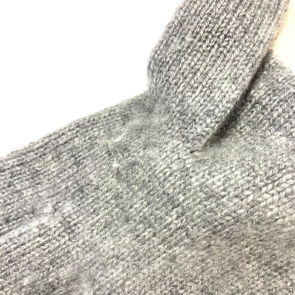 CHANEL Gray Love Gloves - Picture 6 of 11